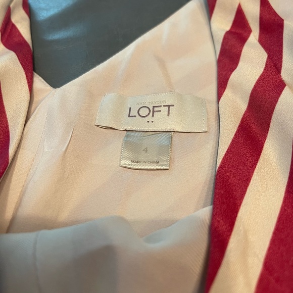 Cute striped dress perfect for summer brand is LOFT size 4 red and white. - Picture 3 of 6